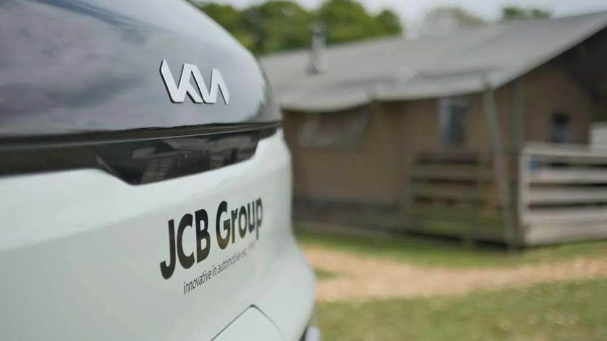 JCB Kia & Port Lympne Reserve Join Forces To Celebrate