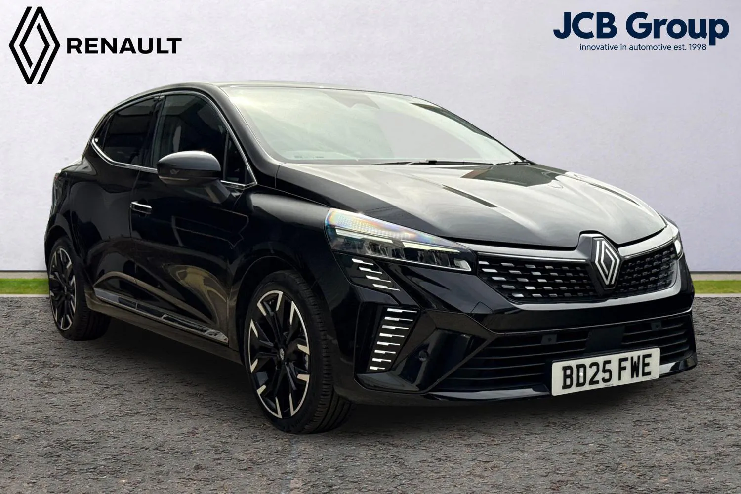 Renault Clio listing photo