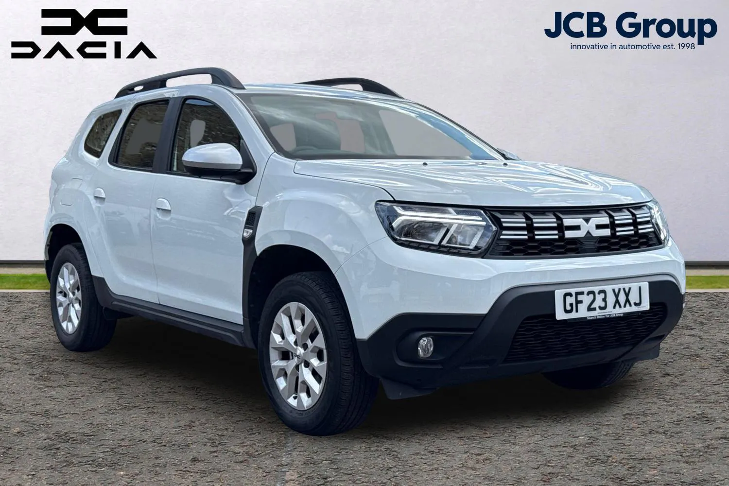 Dacia Duster listing photo