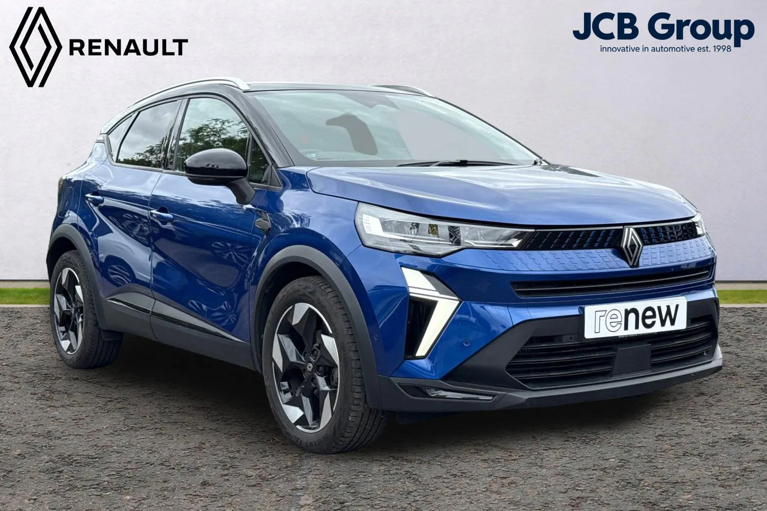 Renault Captur listing photo