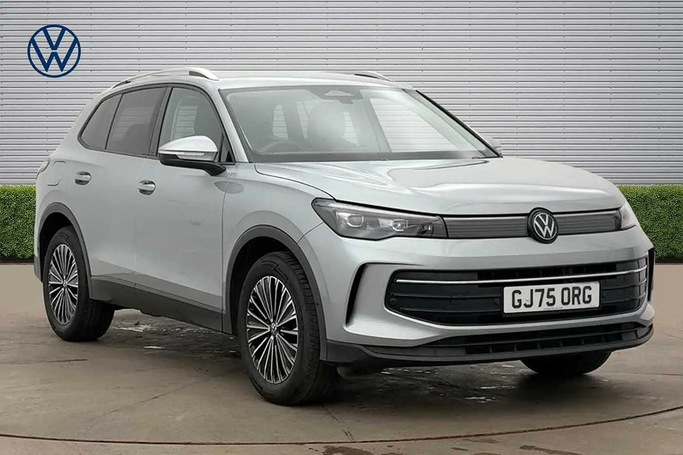 Volkswagen Tiguan listing photo