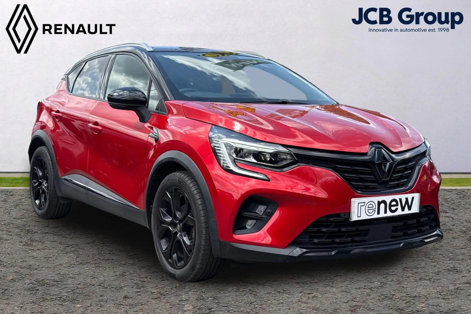Renault Captur listing photo