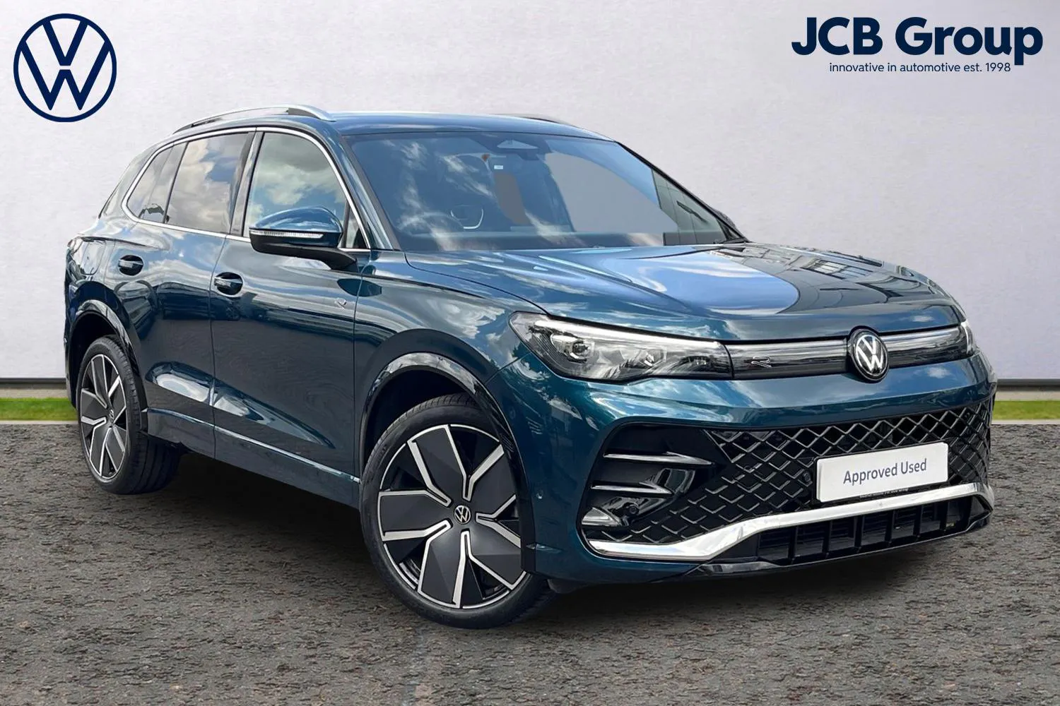 Volkswagen Tiguan listing photo