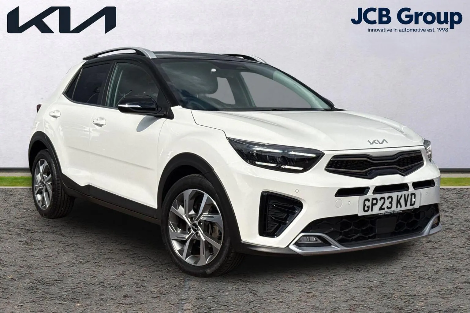 Kia Stonic listing photo