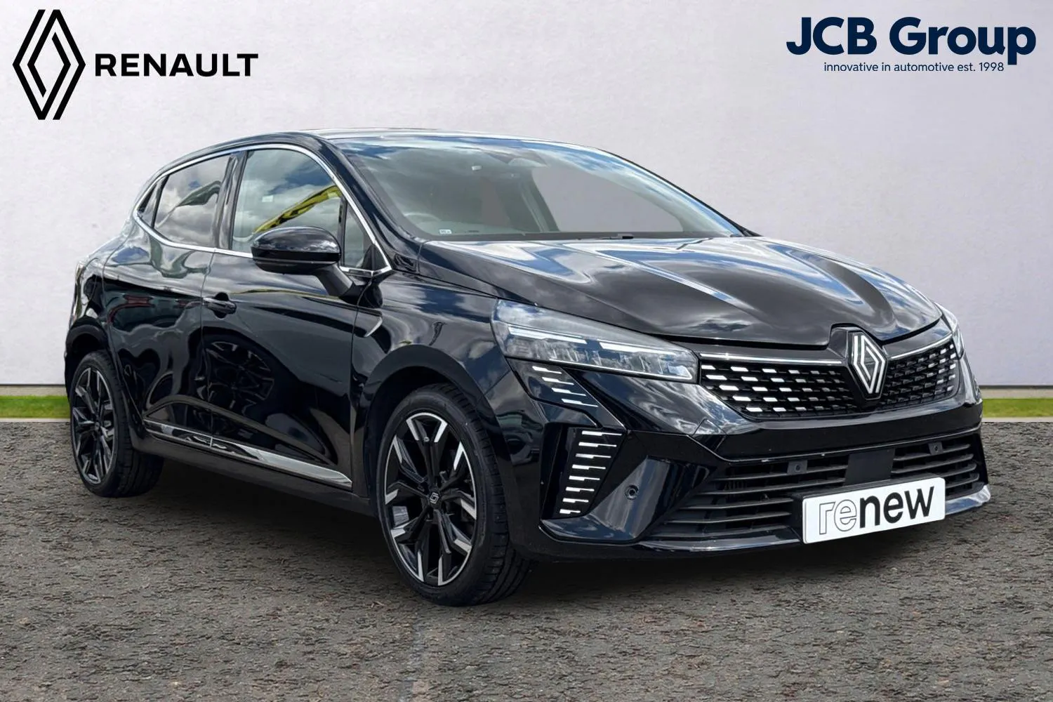 Renault Clio listing photo