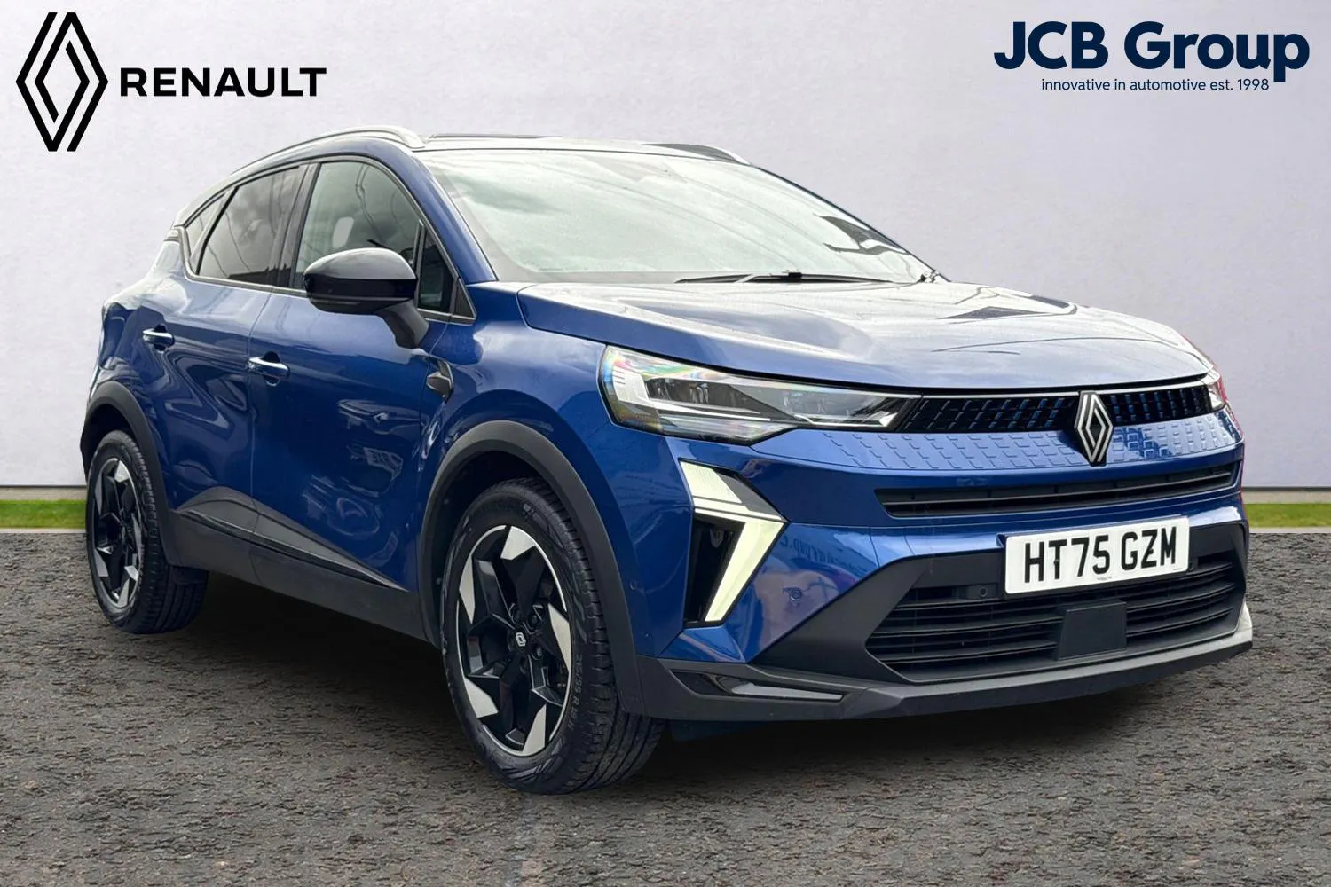 Renault Captur listing photo