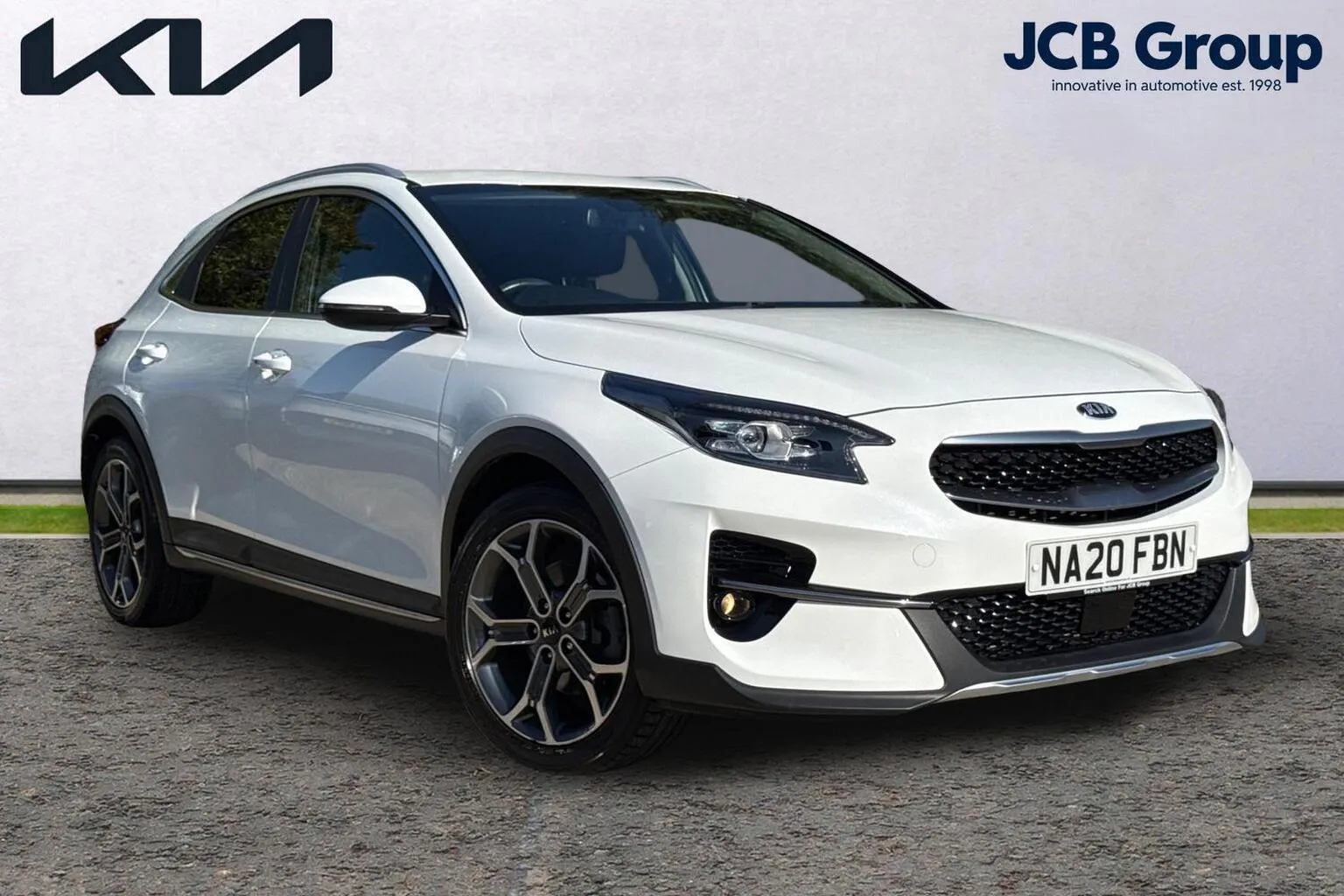 Kia Xceed listing photo
